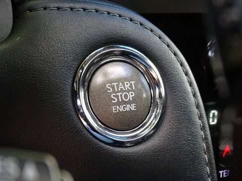 Used 2016 Lexus LX 570 4WD w/ Luxury Package image 34