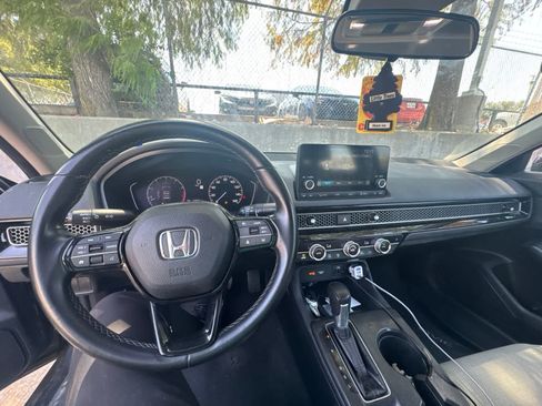 Used 2022 Honda Civic EX image 2