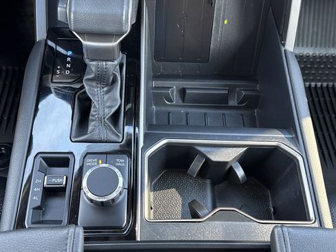 Used 2024 Toyota Tundra Limited image 30