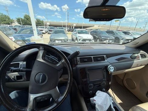 Used 2013 GMC Yukon Denali AWD/4WD image 12