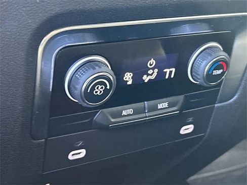 Used 2024 Chevrolet Suburban RST image 26