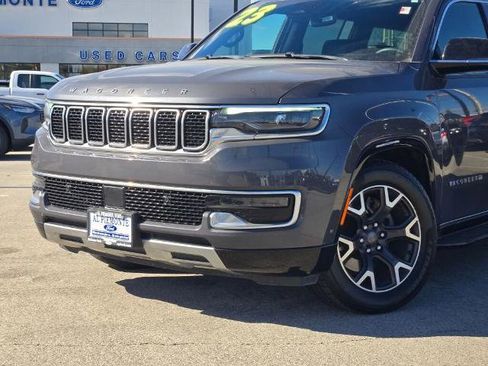 Used 2023 Jeep Wagoneer L Series III w/ Preferred Equipment Group image 2