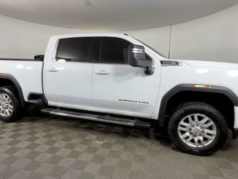 Used 2021 GMC Sierra 2500 SLE w/ SLE Value Package; AWD/4WD image 2