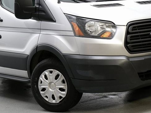 Used 2018 Ford Transit 250 Base image 3