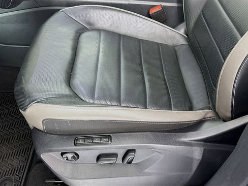 Used 2023 Volkswagen Atlas SEL Premium image 20