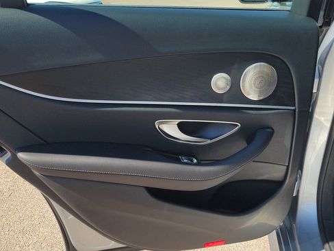 Used 2022 Mercedes-Benz E 350 Sedan image 10