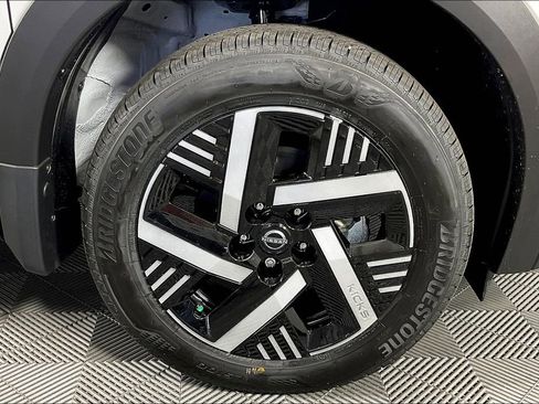 New 2026 Nissan Kicks SV image 18