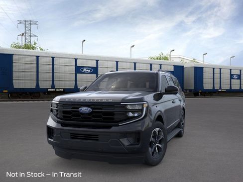 New 2026 Ford Expedition Active image 2