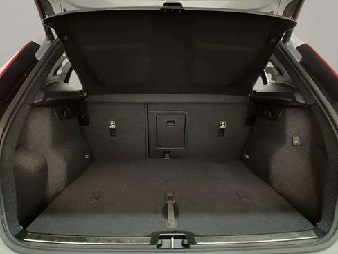 Used 2025 Volvo XC40 B5 Plus AWD/4WD image 90