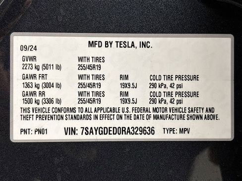 Used 2024 Tesla Model Y 2WD image 25