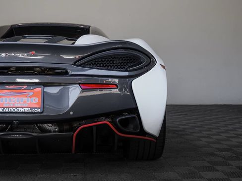 Used 2018 McLaren 570S Spider RWD image 20