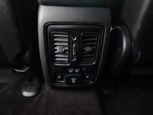 Used 2018 Dodge Durango R/T w/ Technology Group AWD/4WD image 16