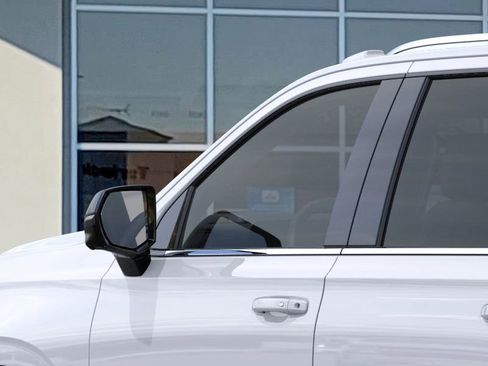 New 2026 Chevrolet Suburban LT image 36