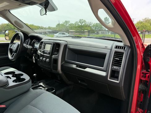 Used 2018 RAM 3500 Tradesman w/ Chrome Appearance Group image 13