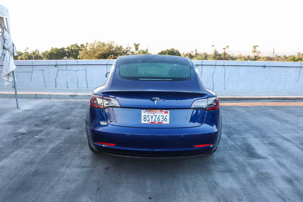 Used 2018 Tesla Model 3 Long Range RWD image 8