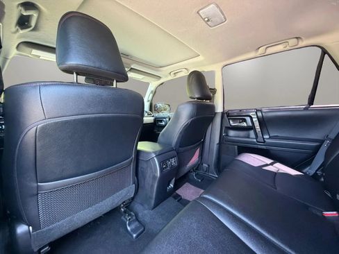 Used 2020 Toyota 4Runner Venture w/ Moonroof Package AWD/4WD image 18