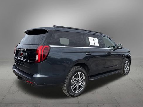 Used 2025 Ford Expedition Active image 4