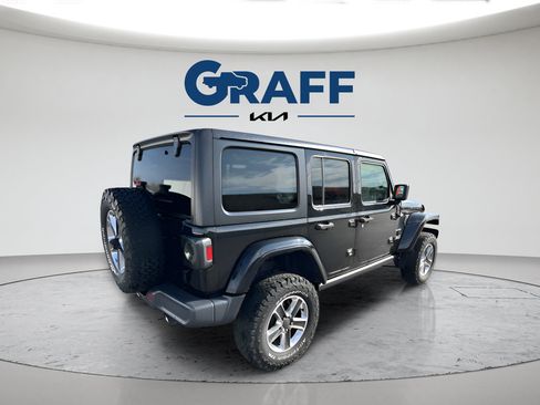 Used 2018 Jeep Wrangler Unlimited Sahara w/ Uconnect 4C Nav & Sound Group AWD/4WD image 5