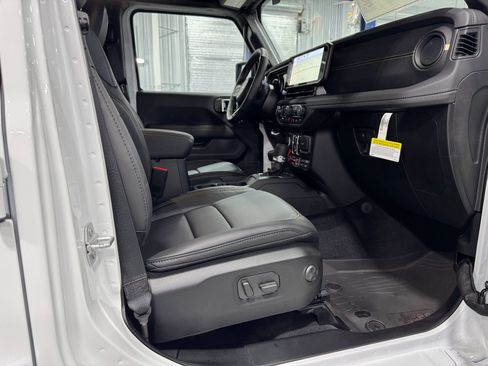 New 2025 Jeep Wrangler Unlimited Rubicon 392 image 20