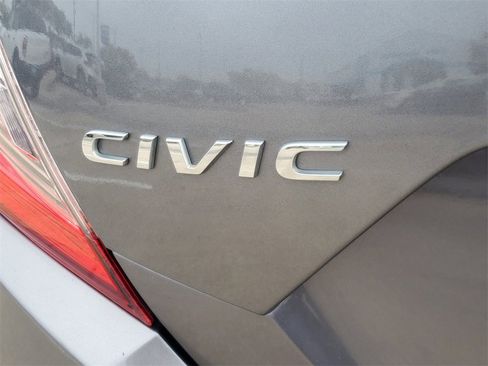 Used 2018 Honda Civic EX image 5