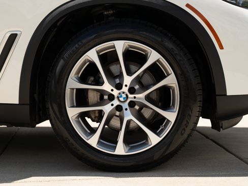Used 2021 BMW X5 xDrive40i w/ Convenience Package AWD/4WD image 32