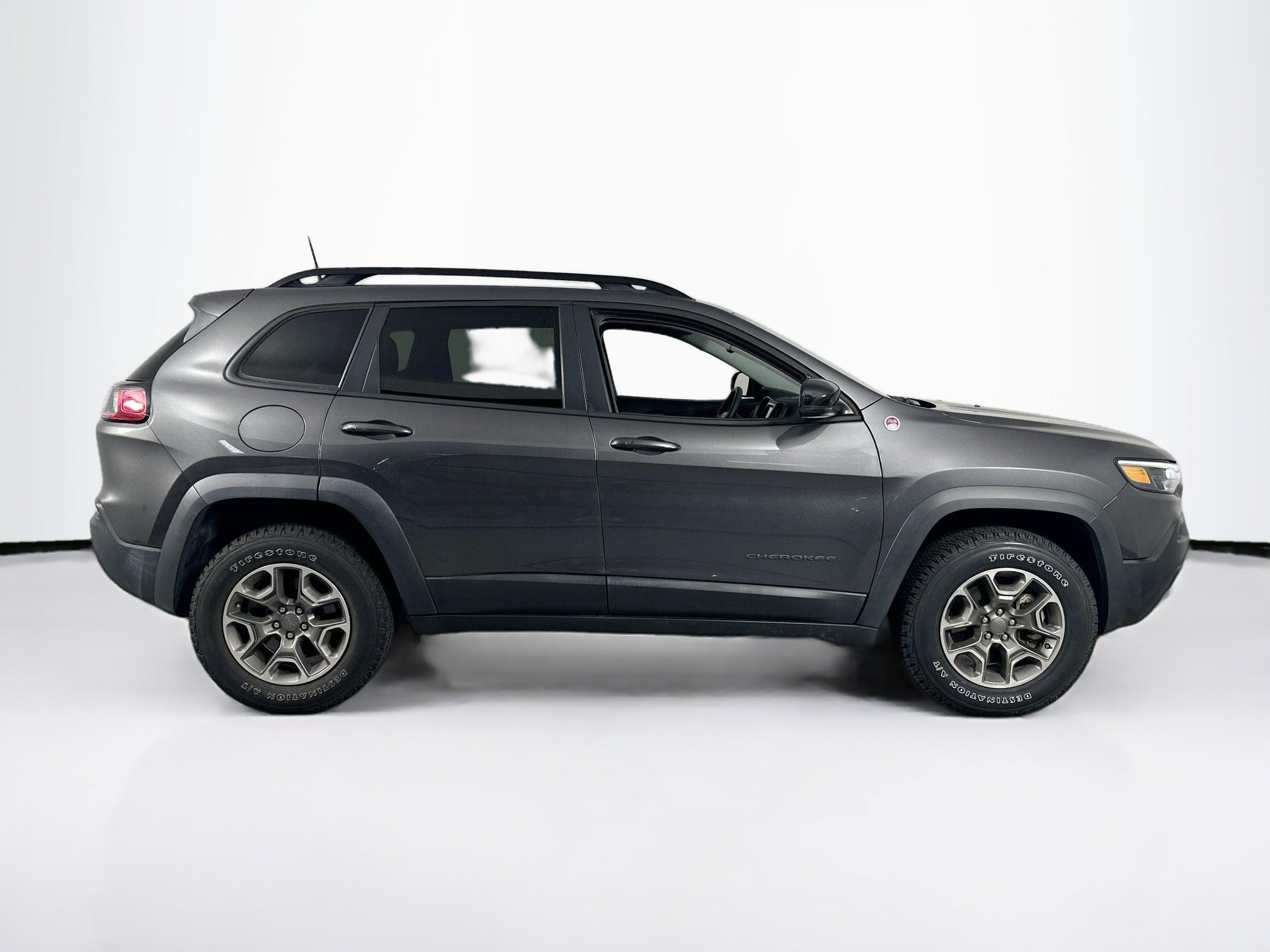 Used 2022 Jeep Cherokee Trailhawk w/ Trailer Tow Group AWD/4WD image 4