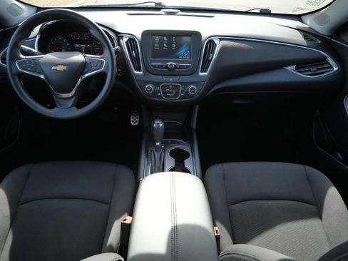 Used 2017 Chevrolet Malibu LT image 10