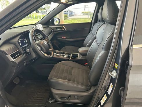 Used 2024 Mitsubishi Outlander FWD image 5