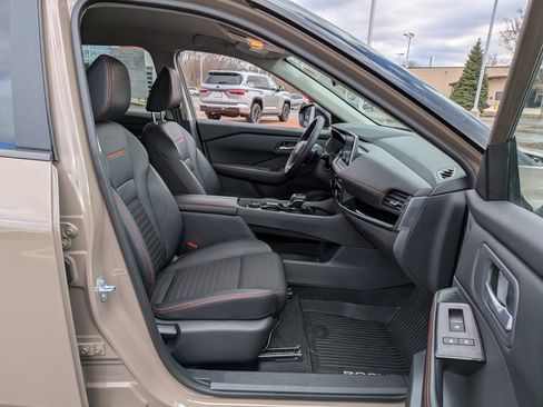 Used 2025 Nissan Rogue Rock Creek image 25