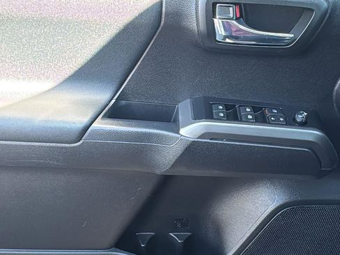 Used 2023 Toyota Tacoma TRD Off-Road image 10