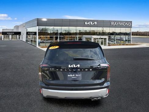 Certified 2023 Kia Telluride SX Prestige AWD/4WD image 4