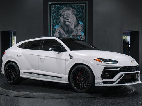 Used 2019 Lamborghini Urus image 17