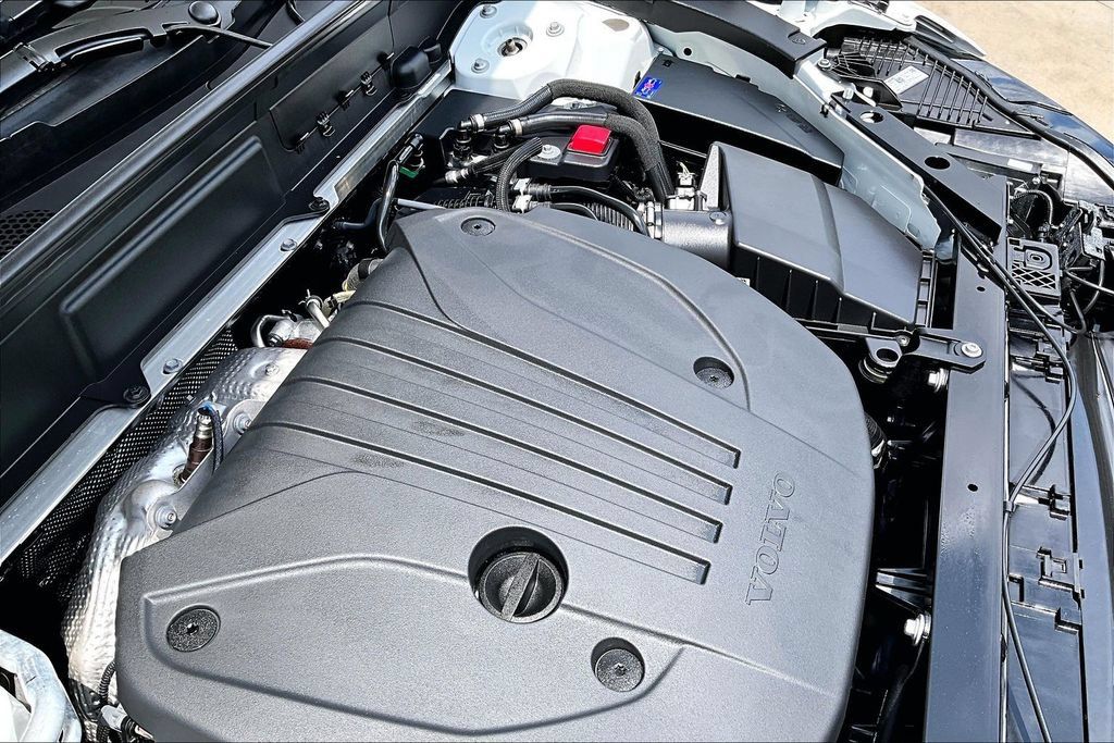 Certified 2026 Volvo XC60 B5 Ultra AWD/4WD image 44