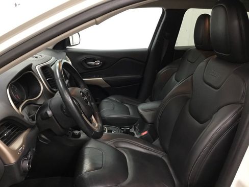 Used 2018 Jeep Cherokee Limited w/ High Altitude Package image 9