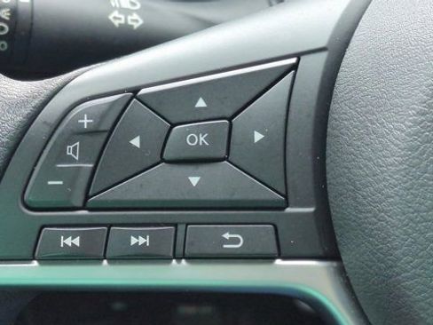 Used 2025 Nissan Altima 2.5 SV image 18