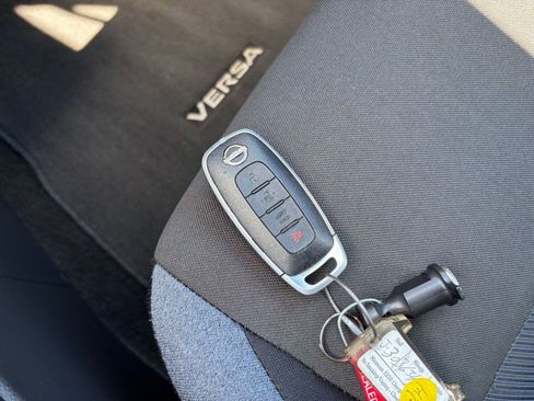 Used 2025 Nissan Versa SV FWD image 21