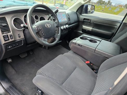 Used 2013 Toyota Tundra 4x4 CrewMax image 12
