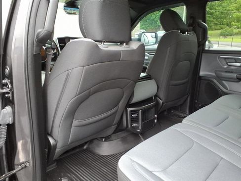 Used 2022 RAM 1500 Big Horn AWD/4WD image 9