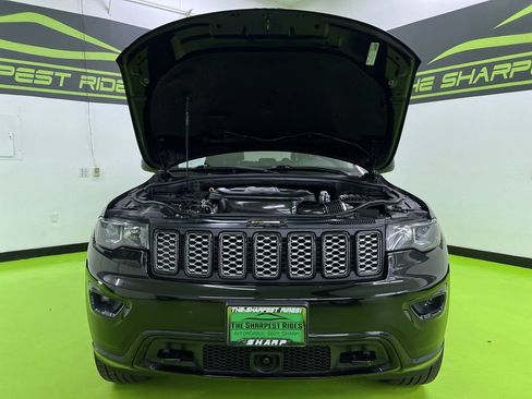Used 2021 Jeep Grand Cherokee Altitude AWD/4WD image 4