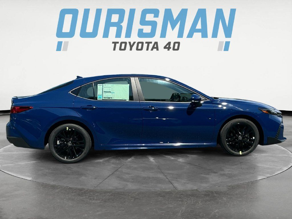 Used 2025 Toyota Camry SE FWD image 8