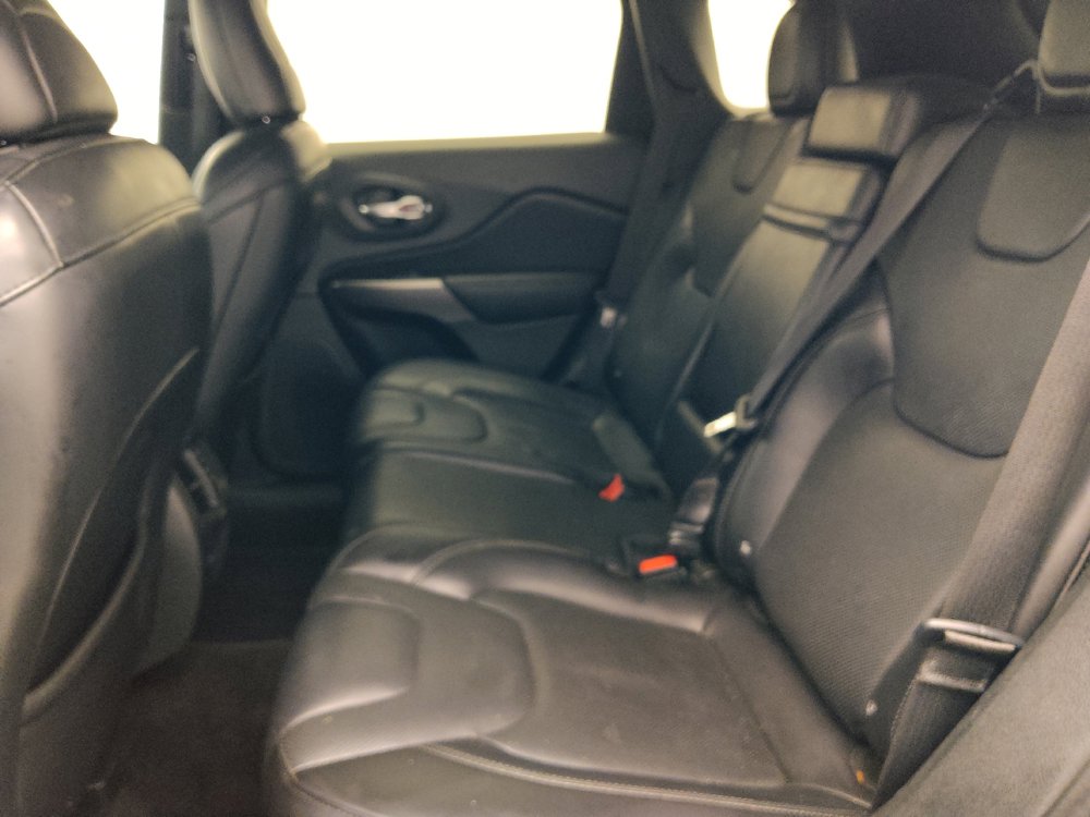 Used 2019 Jeep Cherokee Limited w/ Technology Group FWD image 18