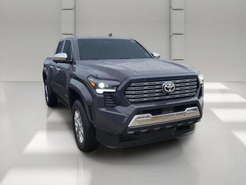 Used 2025 Toyota Tacoma Limited AWD/4WD image 3
