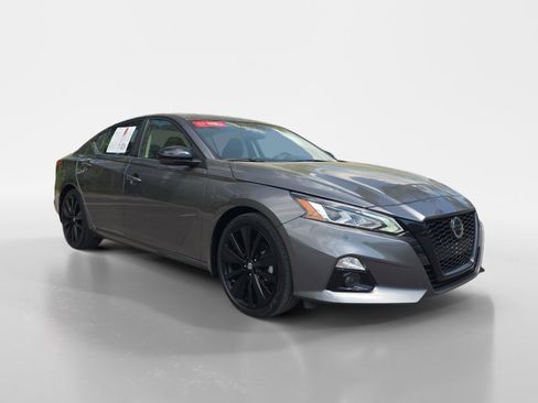 Certified 2022 Nissan Altima 2.5 SR w/ Midnight Edition Package FWD image 7