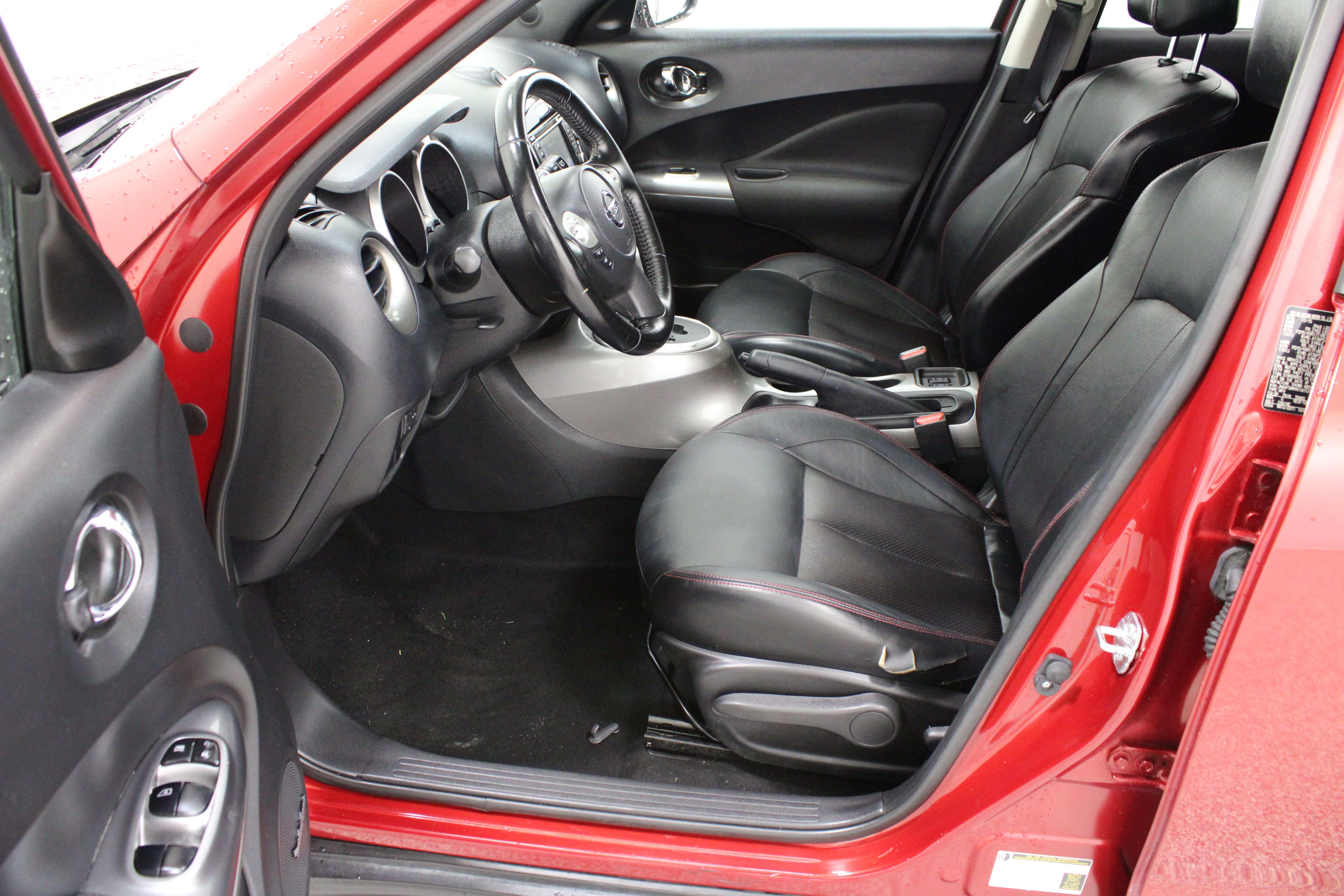 Used 2016 Nissan Juke SL FWD image 15