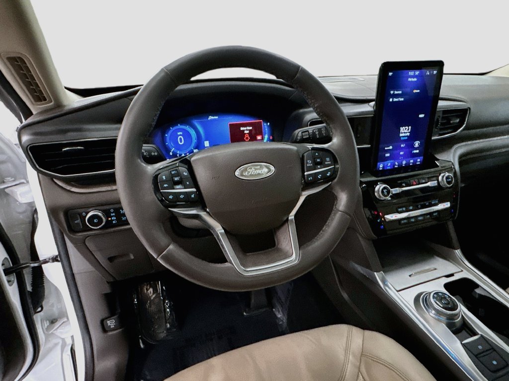 Used 2022 Ford Explorer Platinum w/ Equipment Group 601A AWD/4WD image 11
