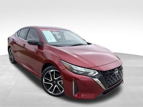 Used 2024 Nissan Sentra SR FWD image 2