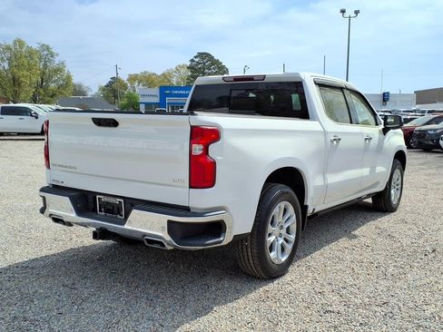 Used 2022 Chevrolet Silverado 1500 LTZ w/ LTZ Premium Package AWD/4WD image 9