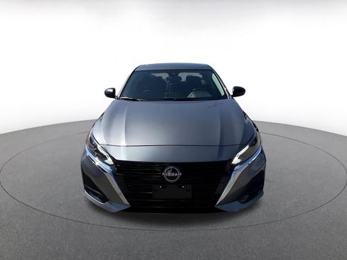 Used 2025 Nissan Altima 2.5 SV image 4