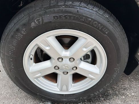 Used 2008 Dodge Nitro SXT RWD image 40