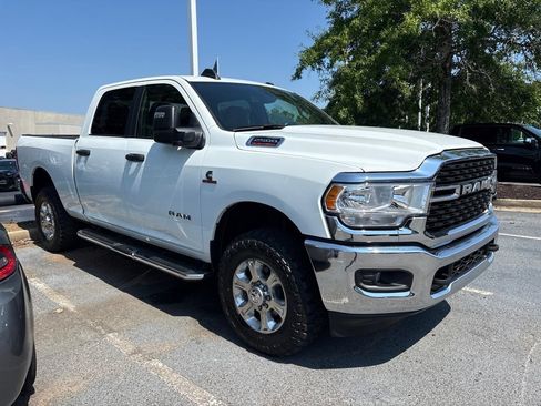 Used 2024 RAM 2500 Big Horn AWD/4WD image 2